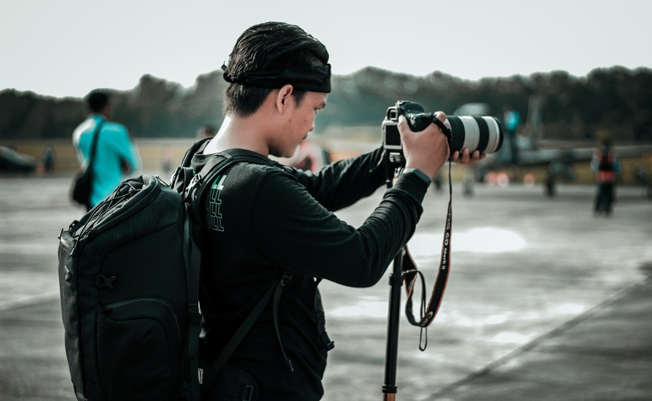jovem-comunicador-social-em-materia