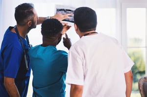 equipe de médicos de odontologia