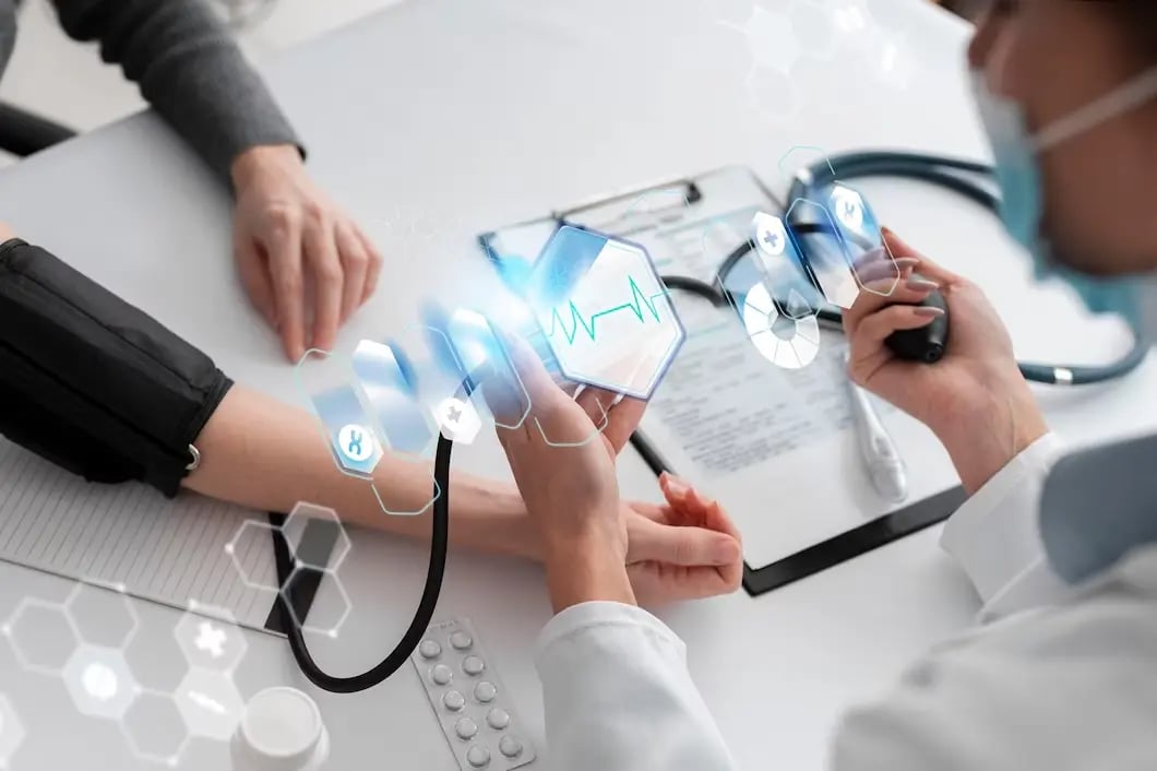medico-aferindo-pressao-de-paciencia-com-tecnologia-inovadora