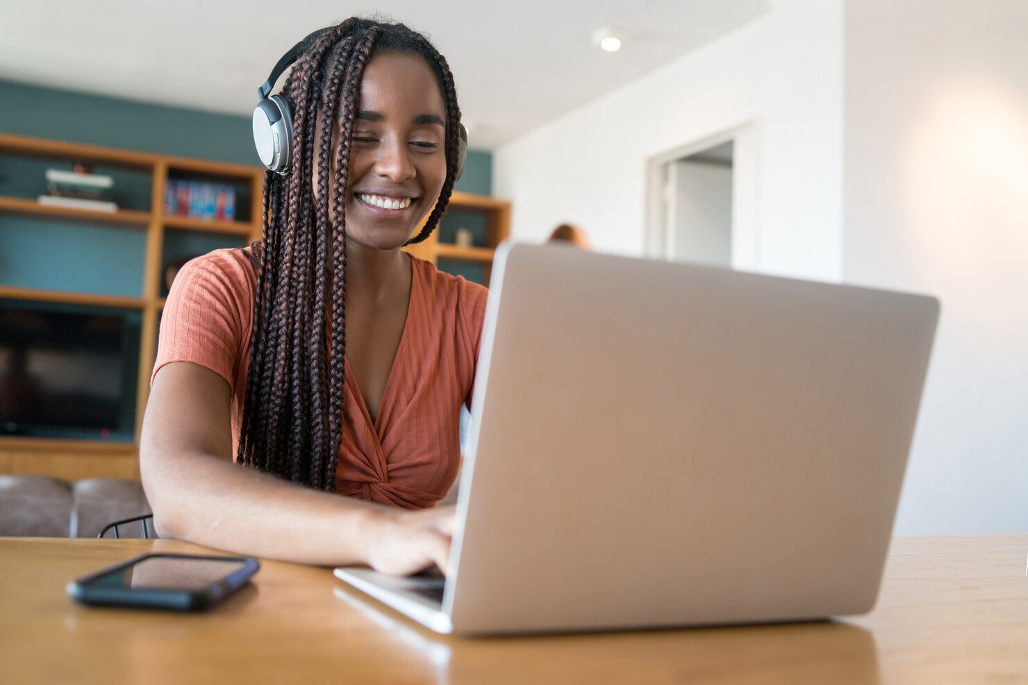 diferenca-entre-estudar-ead-e-presencial