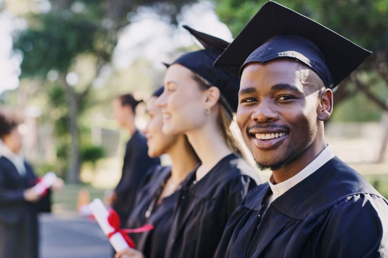 Qual a diferença entre faculdade e universidade?