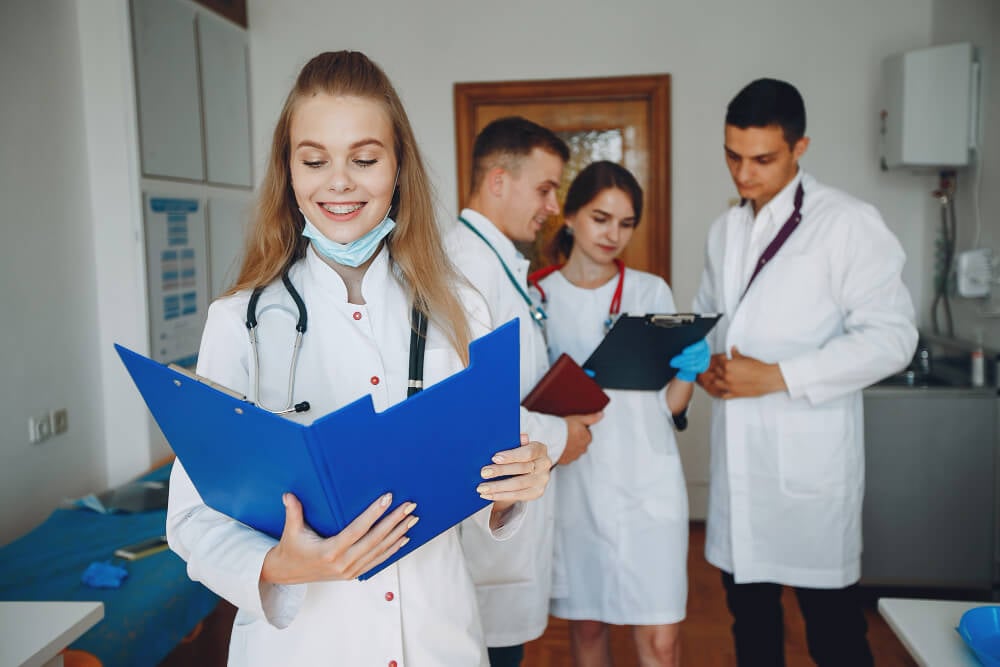Internato e residência na Medicina: como funciona a prática clínica