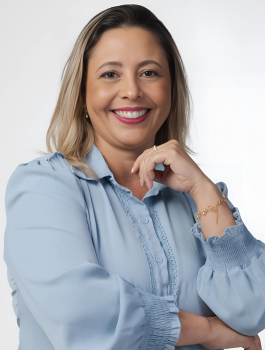 Flávia de Oliveira Barbosa