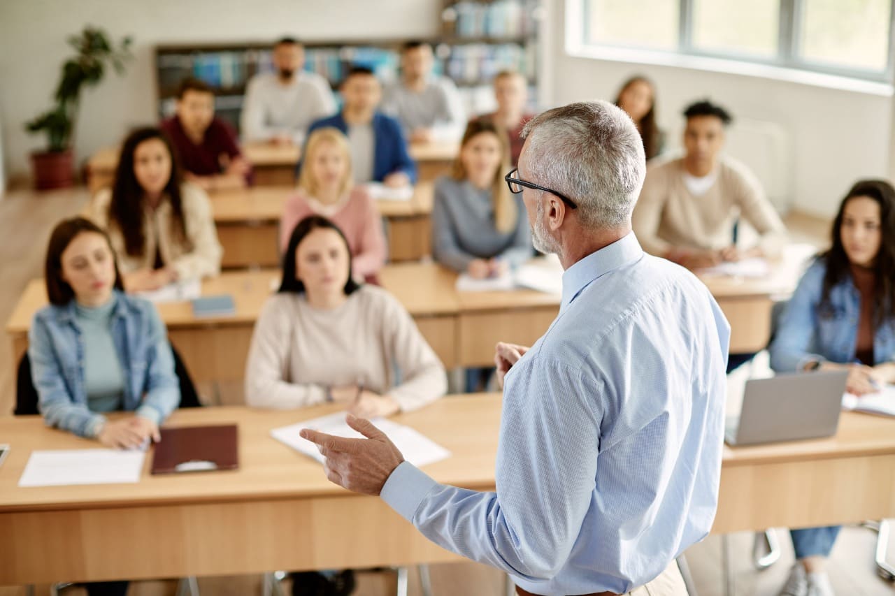 Qual a diferença entre faculdade e universidade?